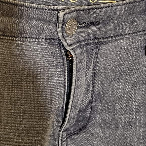 Rockstar jeans by Old Navy. Grey, stretchy skinny jeans. Size 12 regular. - Picture 5 of 6